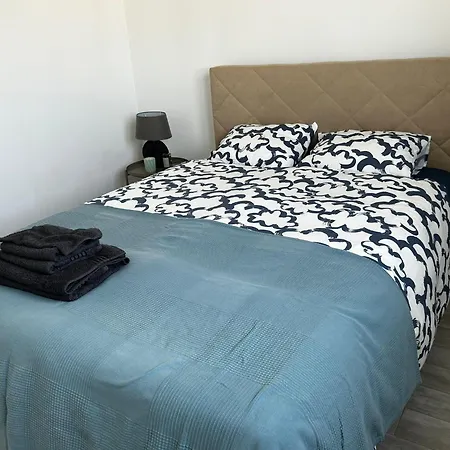 Blue Chill Carcavelos (Lisbon)